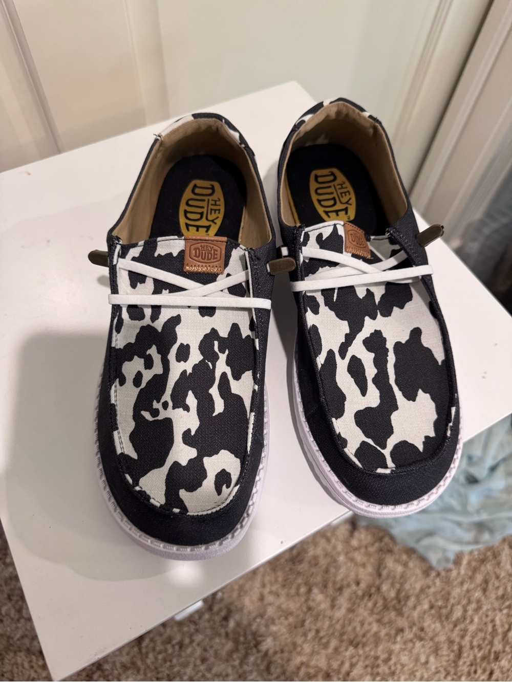 WOMEN'S HEYDUDE WENDY ANIMAL CASUAL SHOES. NWOT